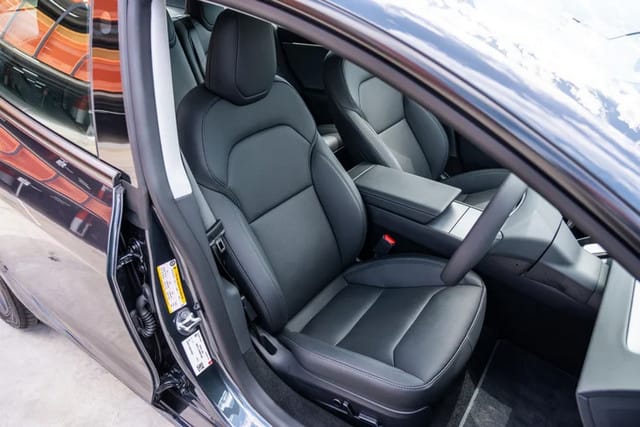 Yeni Tesla Model 3 2026: 520 km Menzil, Hızlı Şarj ve Türkiye Fiyat Tahmini
