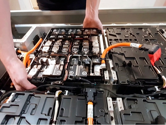 Elektrikli Otomobilinizi Uzun Ömürlü Kullanın: Güncel Bakım Rehberi
