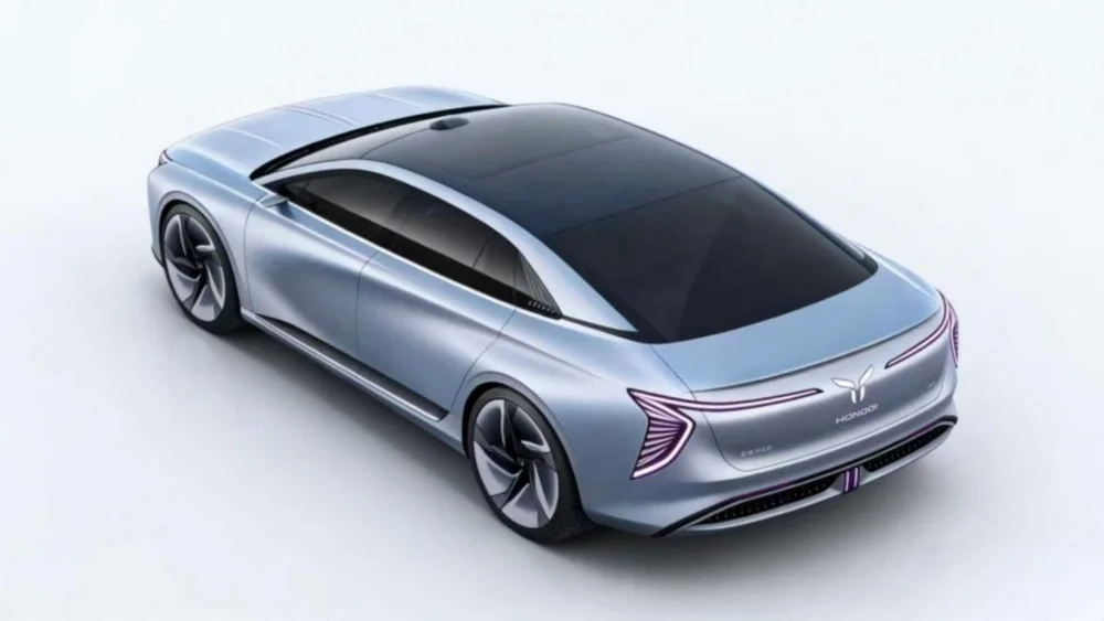 Çin’den Premium EV Hamlesi: Hongqi E702 Prototipi Üretim Hattından Çıktı