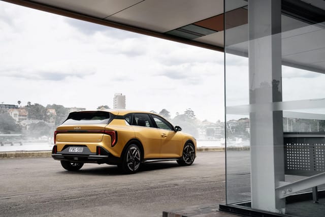 2026 Kia K4 Türkiye’ye Geliyor! Fiyatı, Motorları ve Sürüşü Açıklandı