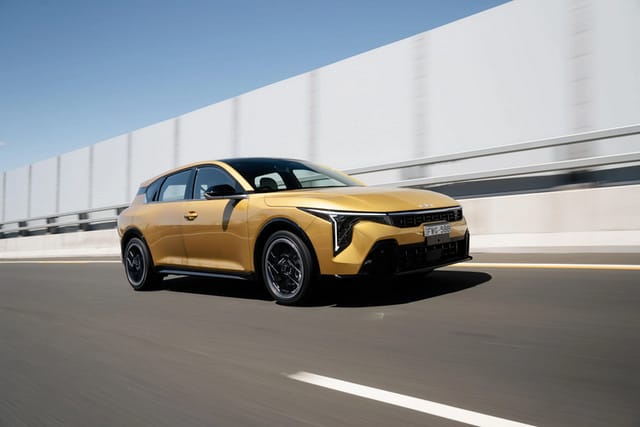 2026 Kia K4 Sedan mı Hatchback mi? Donanımlar ve Motor Seçenekleri