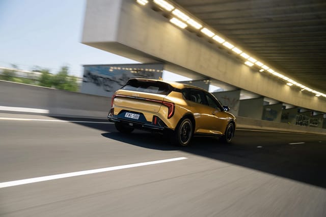 Yeni Kia K4 Alınır mı? 2026 Model İçin Artılar, Eksiler ve Yorum