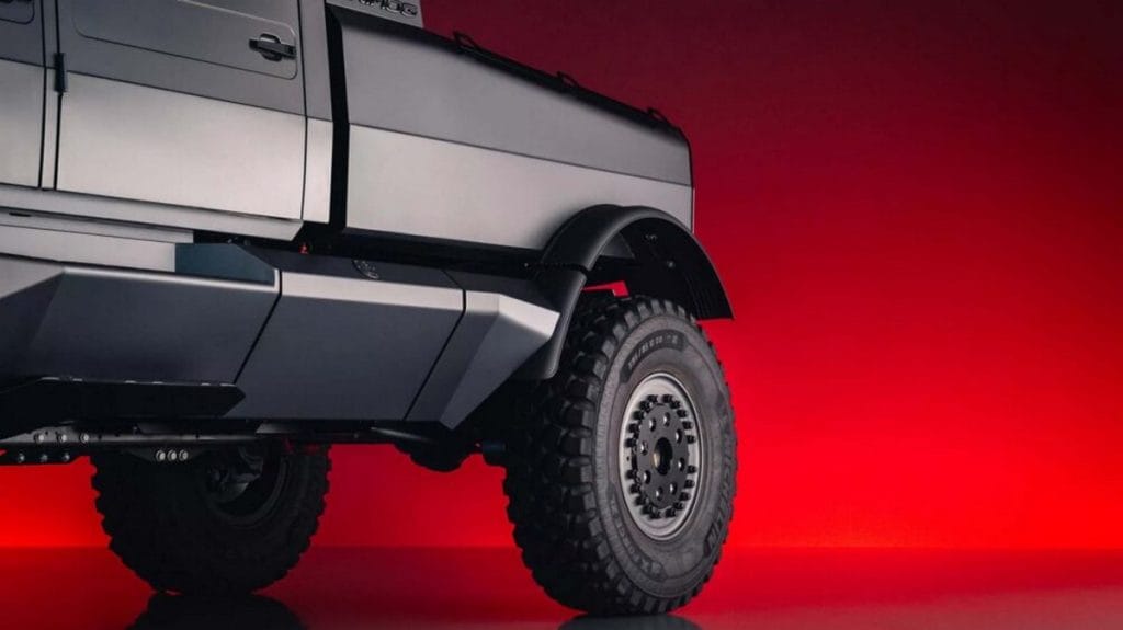 Mercedes-Benz Unimog 4