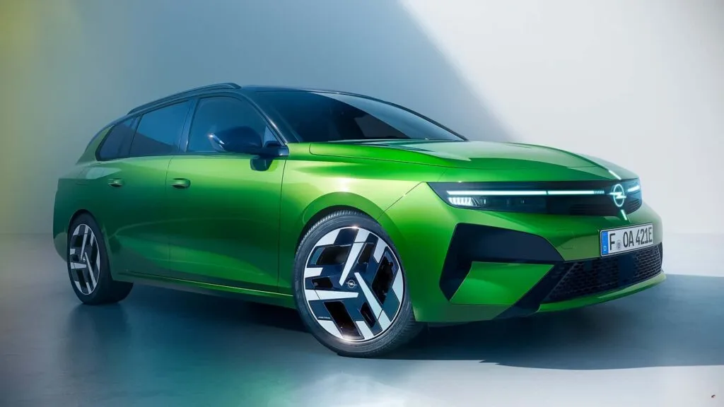 Yeni Astra Electric ile Elektrikli Sürüş Daha Erişilebilir