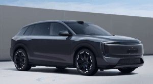 Yeni Audi E7X elektrikli SUV ön tasarım ve yeni harf logosu