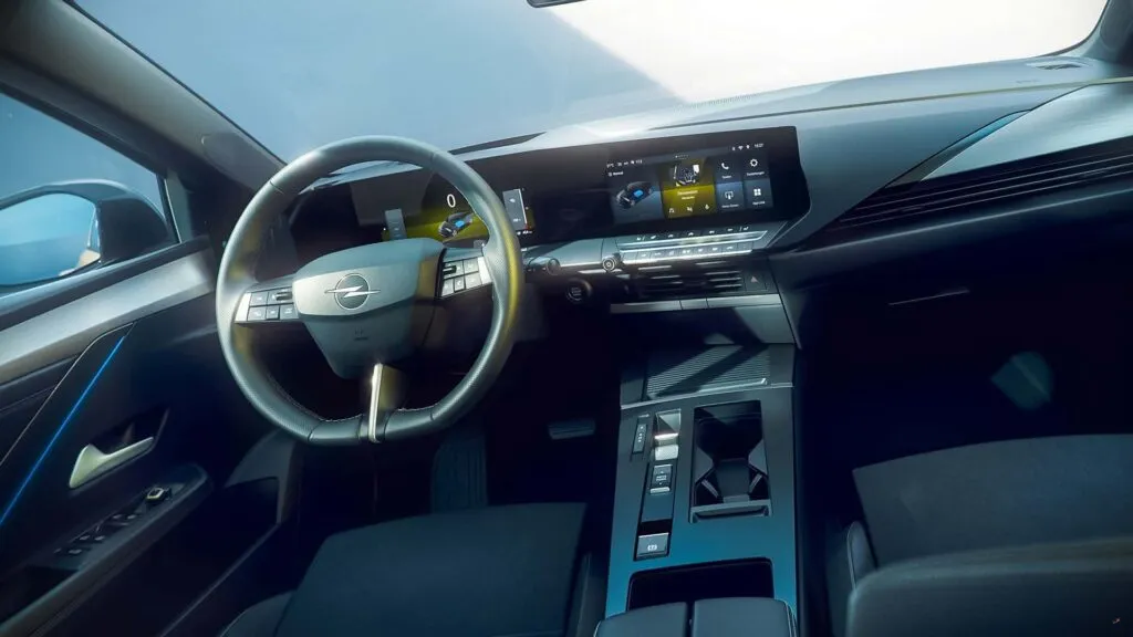Yeni Opel Astra Elektrikli, Günlük Kullanım İçin Mantıklı mı?