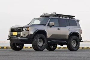 Land Cruiser "Demir Adam" Moduna Geçti: Kuhl Iron Build Tokyo’da! Tokyo’da Yer Yerinden Oynadı! Kuhl’den 40 cm Yerden Yüksek Land Cruiser 250: Iron Build.