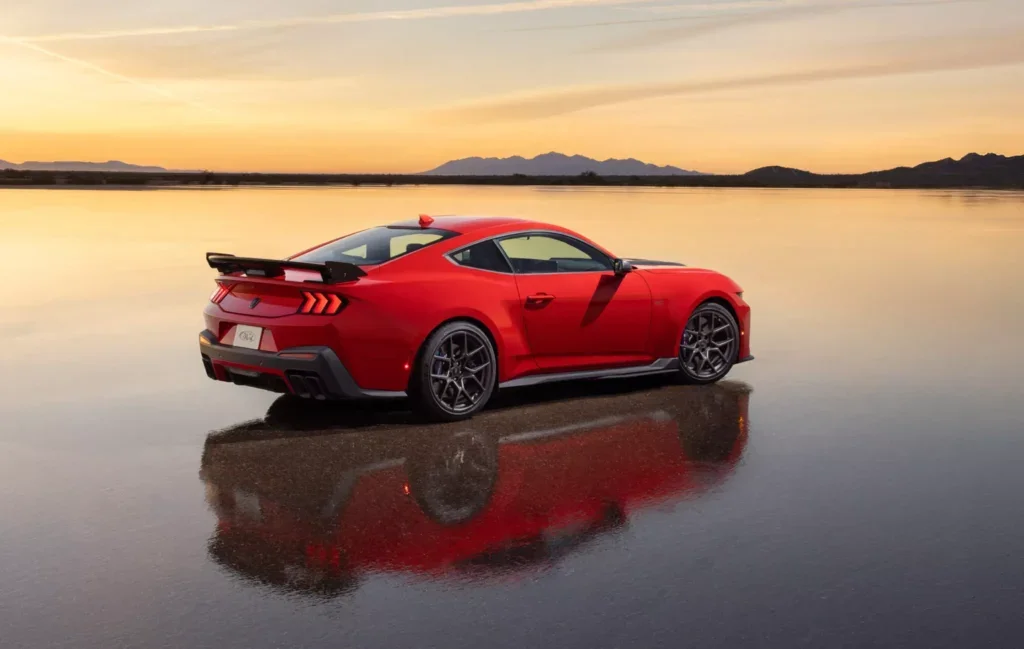 Ford Mustang Dark Horse  Süperşarjlı V8 Mustang