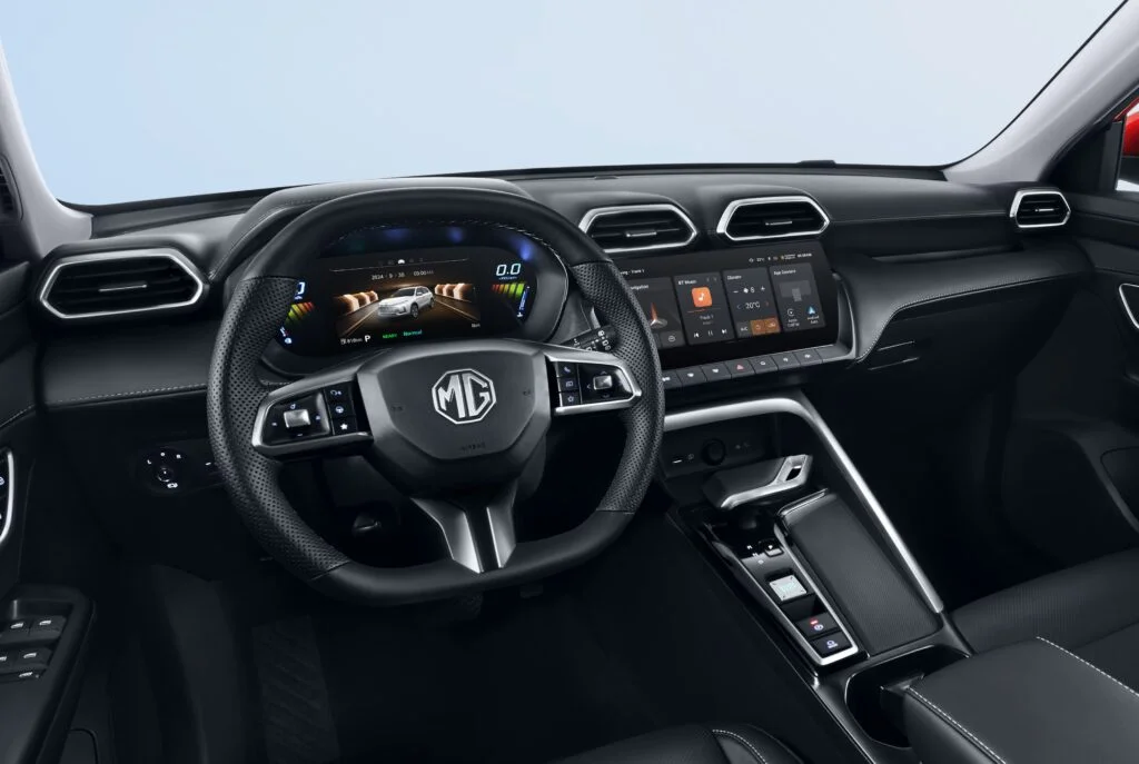 MG ZS Hybrid+ Ön göğüs