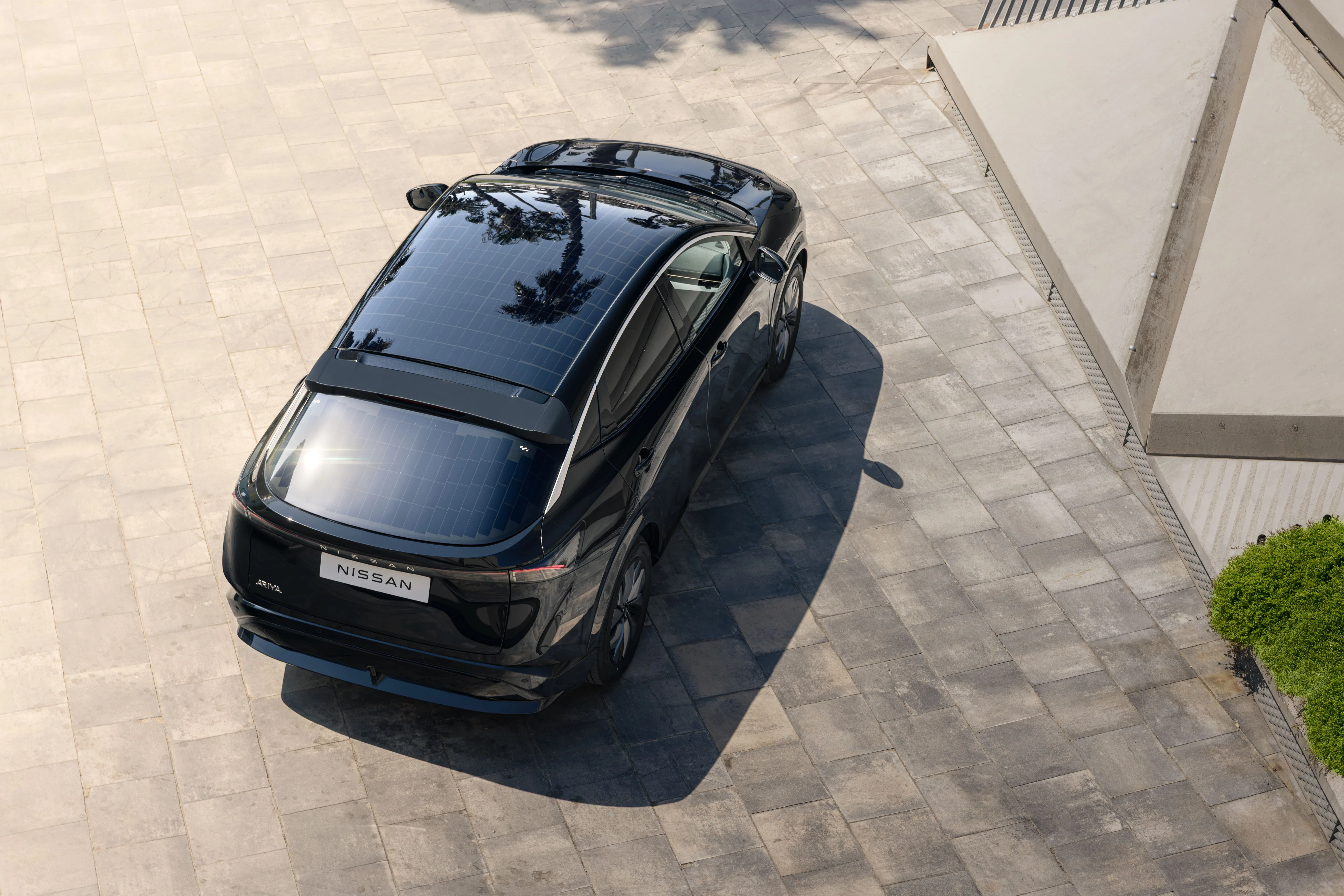 Elektrikli Araçlarda Yeni Çağ: Nissan Ariya Güneş Panelleriyle Sahada