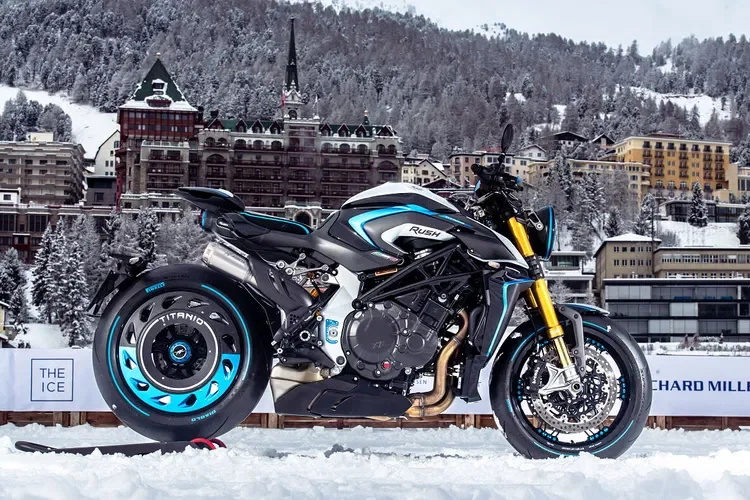 St. Moritz’te Doğan Canavar: MV Agusta Rush Titanio