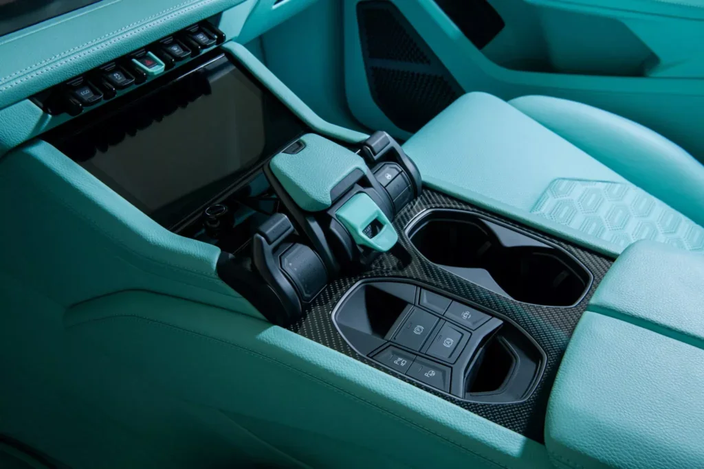 Brabus 900 Beygirlik Lamborghini Urus SE "Mint" ve "Superblack" ile Tanışın!