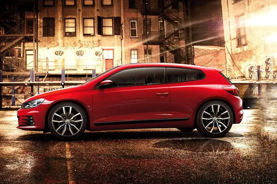 Volkswagen Scirocco 2.0 TSI Kronik Sorunları: Performans Canavarı mı, Masraf Bombası mı?