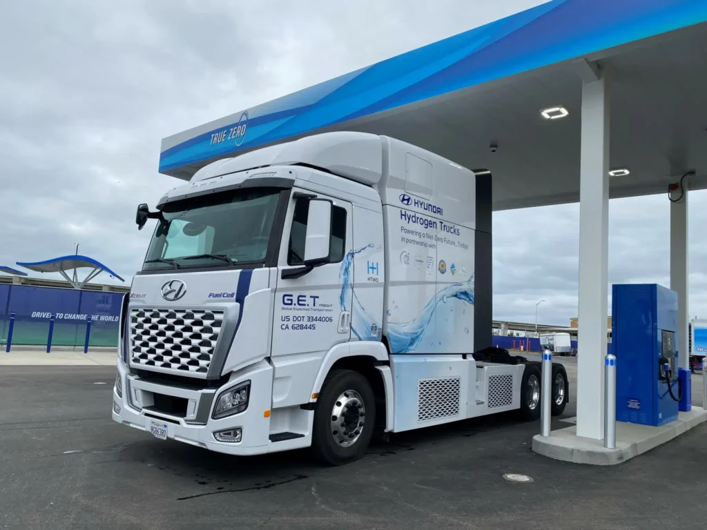 Dizel Devri Bitiyor mu? Hyundai’nin Hidrojenli TIR’ı Avrupa’da Rekor Kırdı